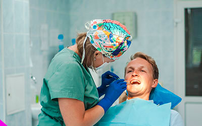 Первичная консультация у стоматолога - Стоматология «Линия Улыбки»