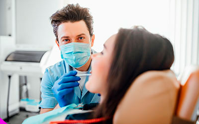 Уход за зубами после имплантации - Стоматология «Линия Улыбки»