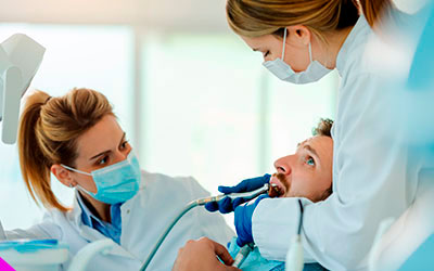 Проведение процедуры в условиях стоматологической клиники - Стоматология Линия Улыбки