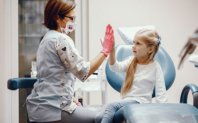 Обратитесь к лечащему врачу-стоматологу - Стоматология Линия Улыбки