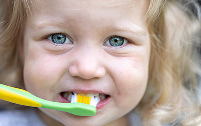 Попросите ребенка чистить зубы несколько раз в день - Стоматология Линия Улыбки