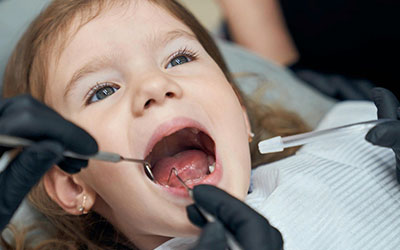 Безболезненная для детей процедура - Стоматология «Линия Улыбки»