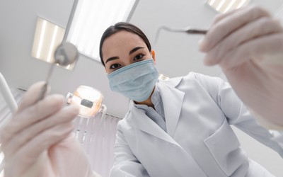 Первичная консультация у стоматолога - Стоматология «Линия Улыбки»