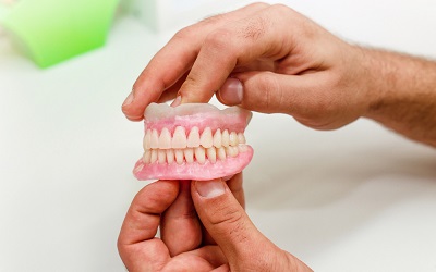 Съемные полные протезы зубов - Стоматология «Линия Улыбки»