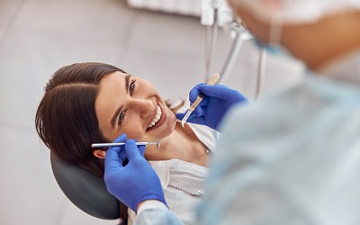 Больно ли удалять зуб - Стоматология Линия Улыбки