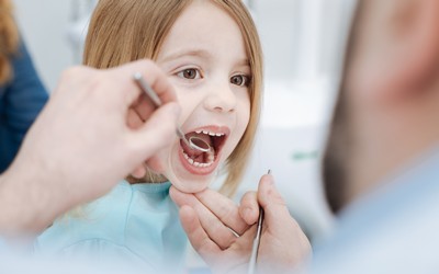 Особенности использования обезболивания в детской стоматологии - Стоматология «Линия Улыбки»