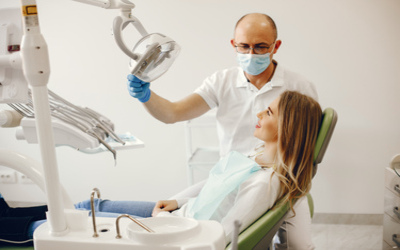 Профессиональная чистка зубов - Стоматология «Линия Улыбки»