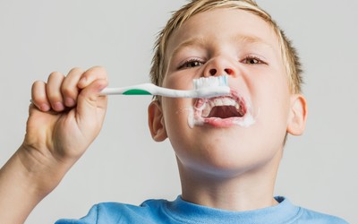 Полоскание полости рта после каждого приема пищи - Стоматология «Линия Улыбки»