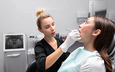 Повторный осмотр полости рта клиента - Стоматология Линия Улыбки