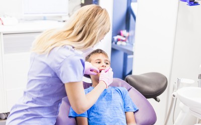 Вырывают ли молочные зубы - Стоматология «Линия Улыбки»